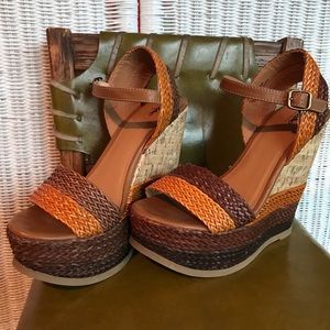 Mossimo Size 7 Brown-Peep Toe Wedges
